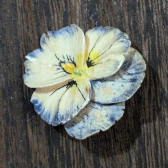 Vintage Antique  Pansy flower brooch pin  Estate C clasp yellow blue celluloid? - Picture 3 of 8
